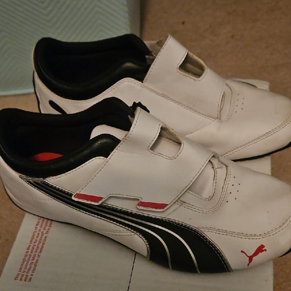 Puma White and Black Sneakers - Picture 1 of 4